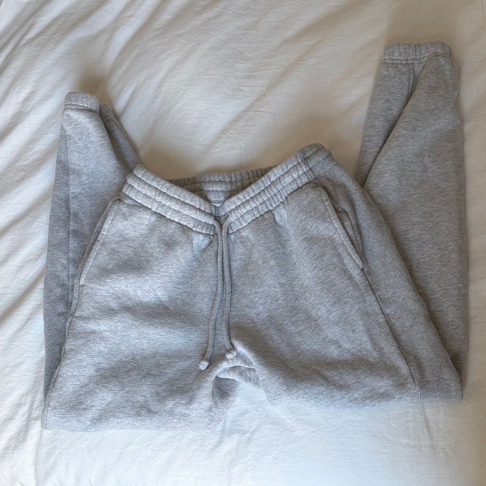 Aritzia TNA Cozy Sweatfleece Boyfriend Jogger